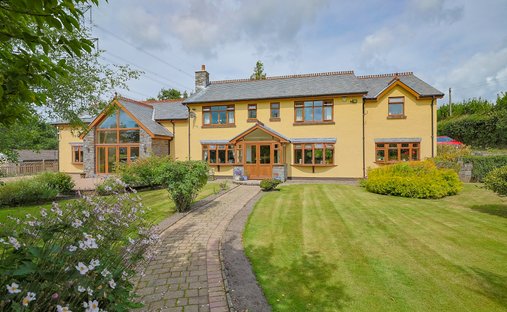 Casa a Mawr, Galles 1