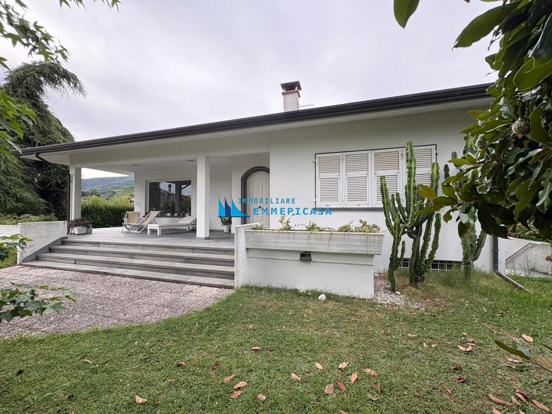 Villa in Mirteto, Massa, Tuscany 1 - 16035815