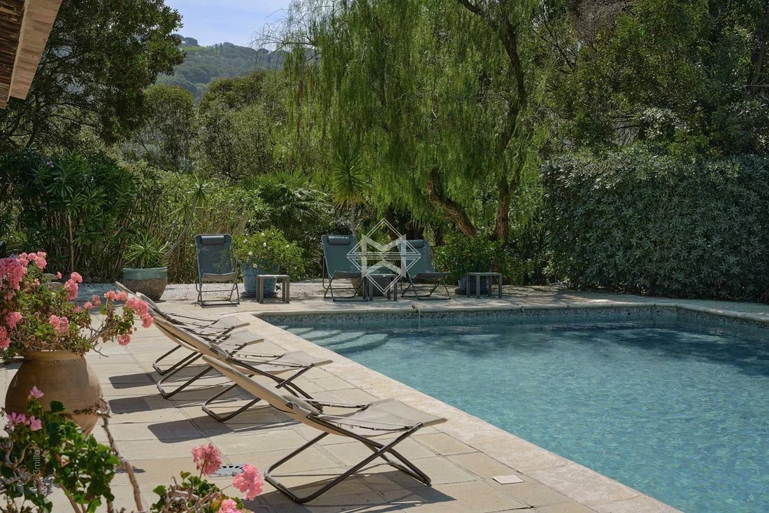 Villa in La Croix-Valmer, Provence-Alpes-Côte d'Azur, France 3 - 12064275