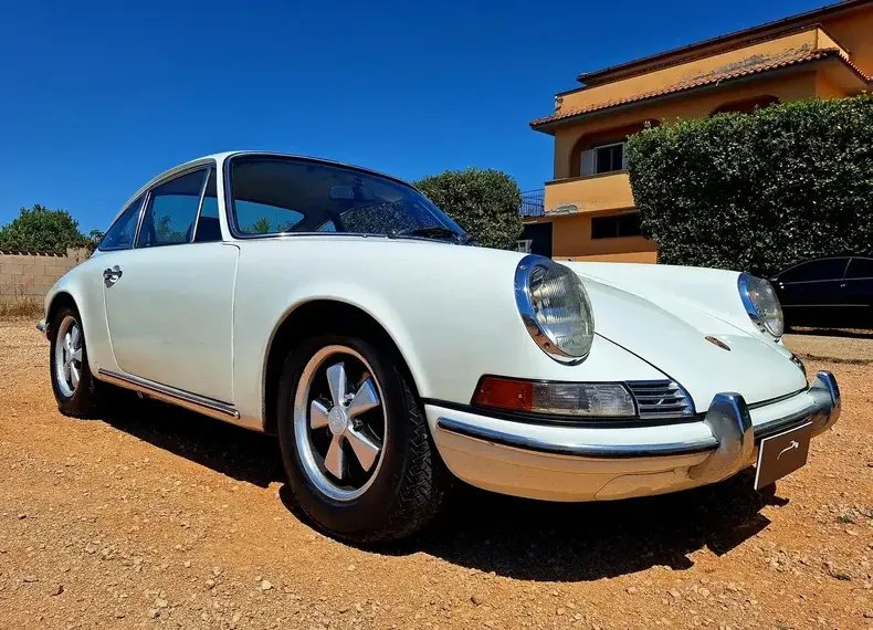 Coupe in Glendale, United States 4 - 16036310