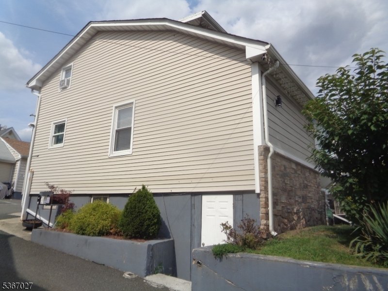 House in Hillside, New Jersey, United States 3 - 16032405