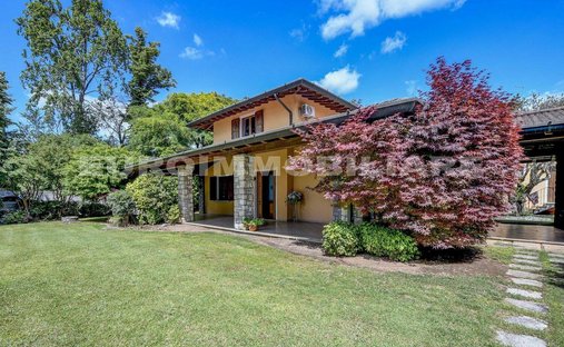 Villa in Berlingo, Lombardy, Italy 1