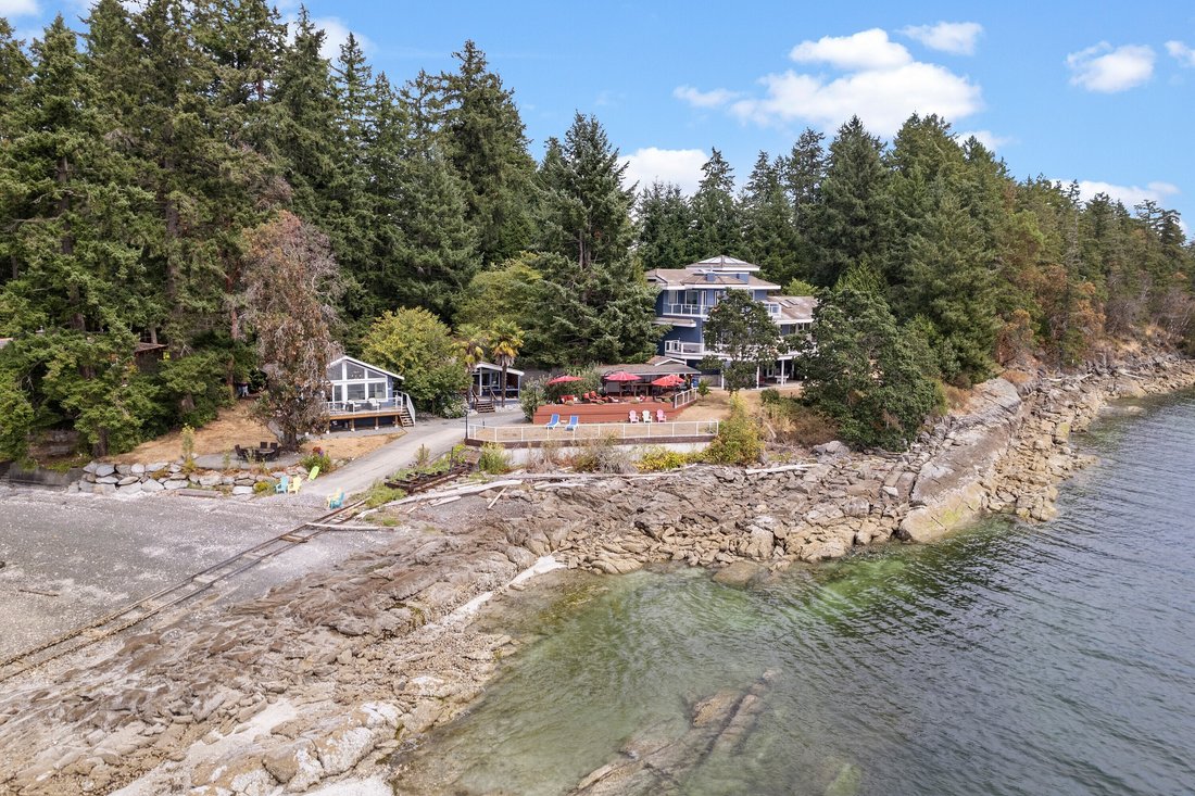 House in Ladysmith, British Columbia, Canada 2 - 16032197