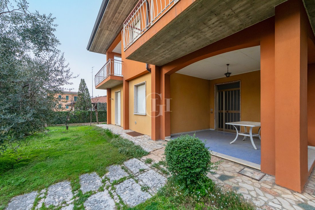 Villa in Historic Center, Desenzano del Garda, Lombardy 1 - 16033875