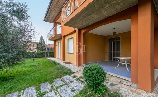 Villa in Historic Center, Desenzano del Garda, Lombardy 1