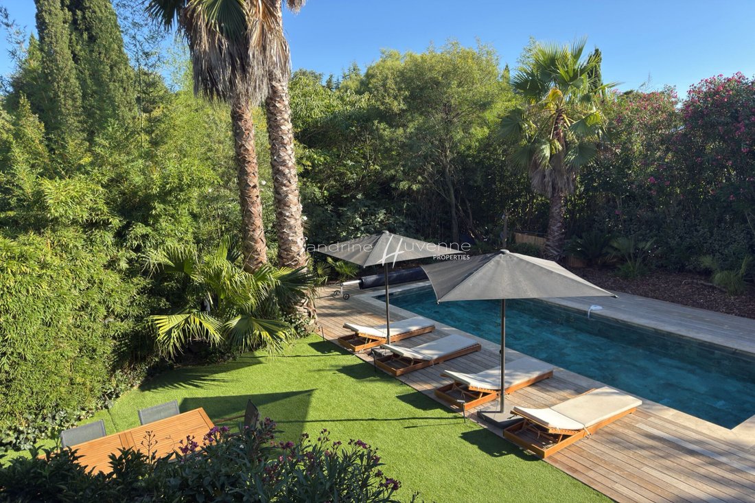 Villa in La Croix-Valmer, Provence-Alpes-Côte d'Azur, France 2 - 14767554