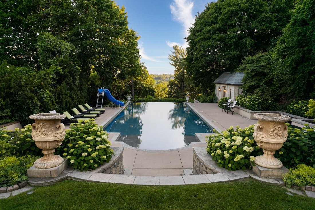 House in Toronto, Ontario, Canada 4 - 11853632