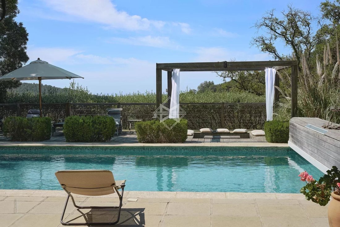 Villa in La Croix-Valmer, Provence-Alpes-Côte d'Azur, France 2 - 12064275