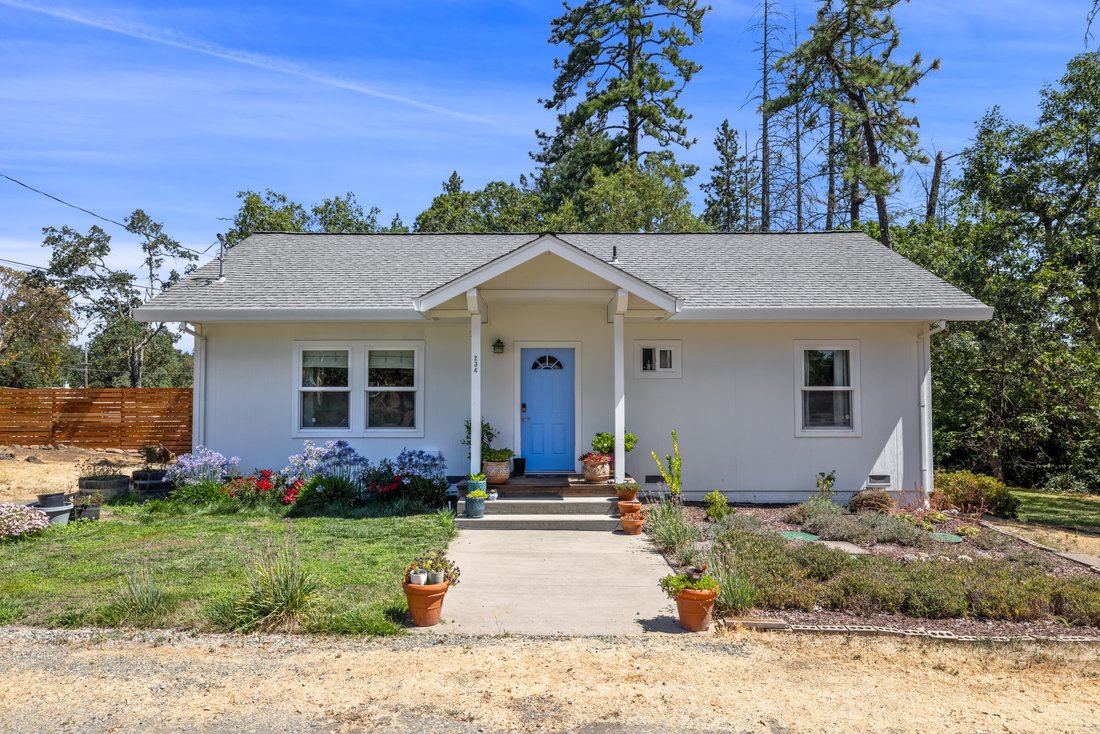 Angwin, California, United States 1 - 16032469