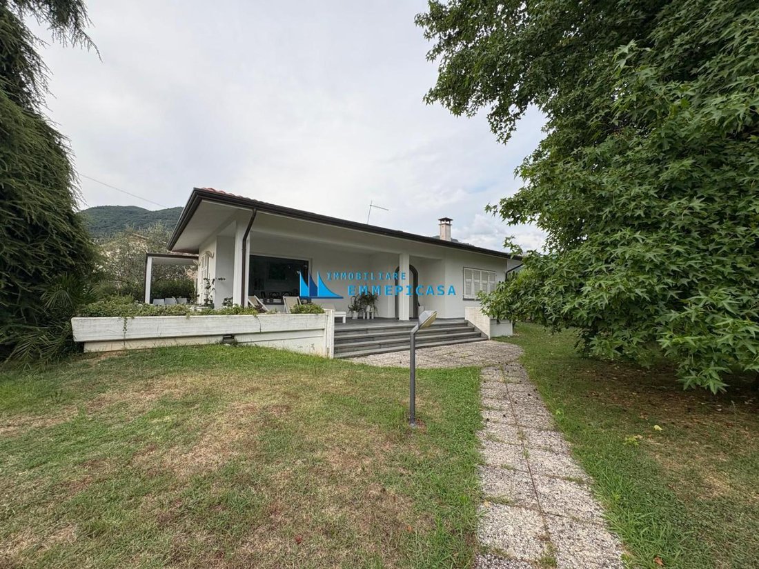 Villa in Mirteto, Massa, Tuscany 2 - 16035815