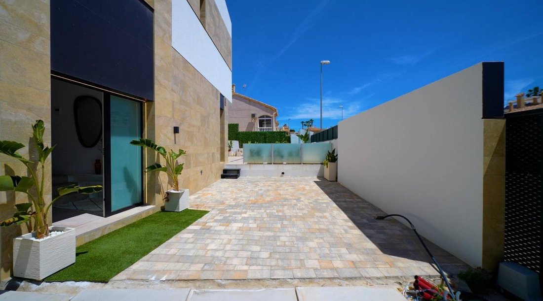 Villa in Orihuela, Valencian Community, Spain 3 - 16032833