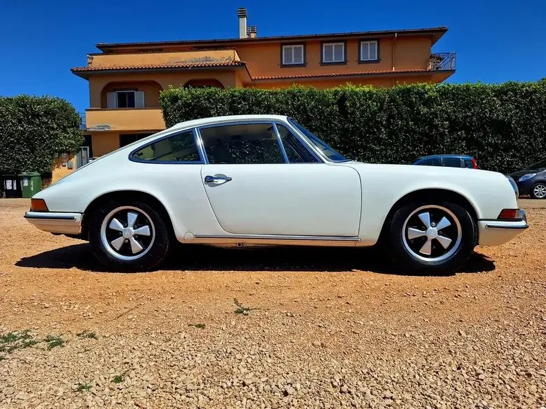Coupe in Glendale, United States 5 - 16036310