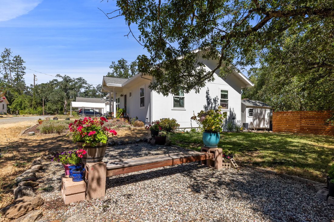 Angwin, California, United States 2 - 16032469