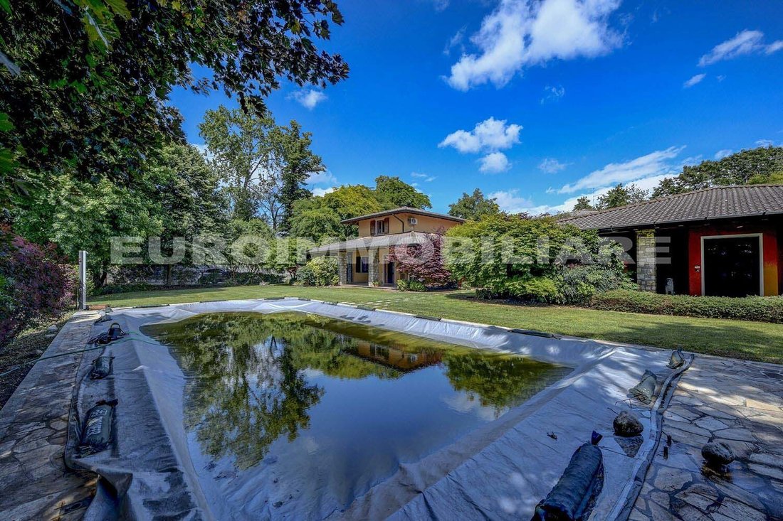 Villa in Berlingo, Lombardy, Italy 2 - 16032517