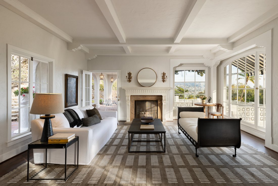 Whispers of the Pacific: The Legendary Hiel Ryder Estate Awaits