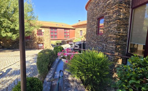 Villa in Vale da Amoreira, Portugal 1