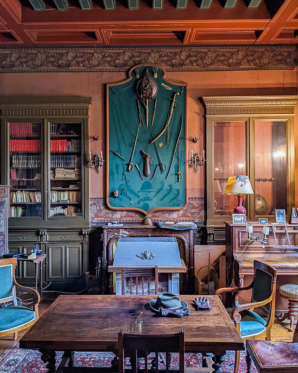 Le Rêve de Granit: A 19th-Century Breton Château Woven from Time and Light