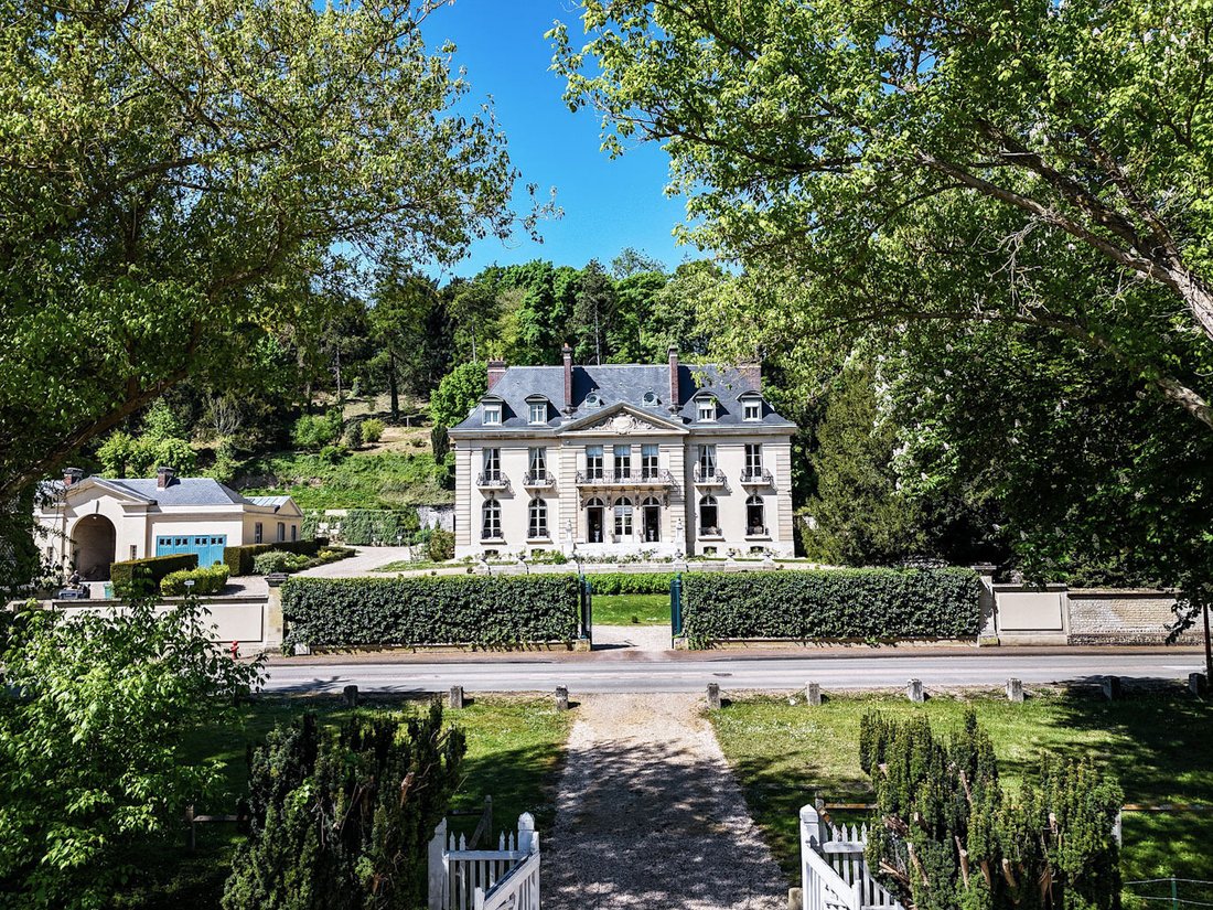 A Neoclassical Dream in Monet’s Giverny – Where Time Stands Still