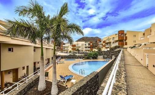 Townhouse in Acantilados de Los Gigantes, Canary Islands, Spain 1