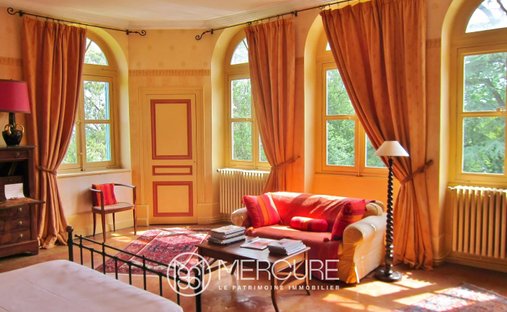 Castle for Sale in Hurigny, Bourgogne-Franche-Comté, France