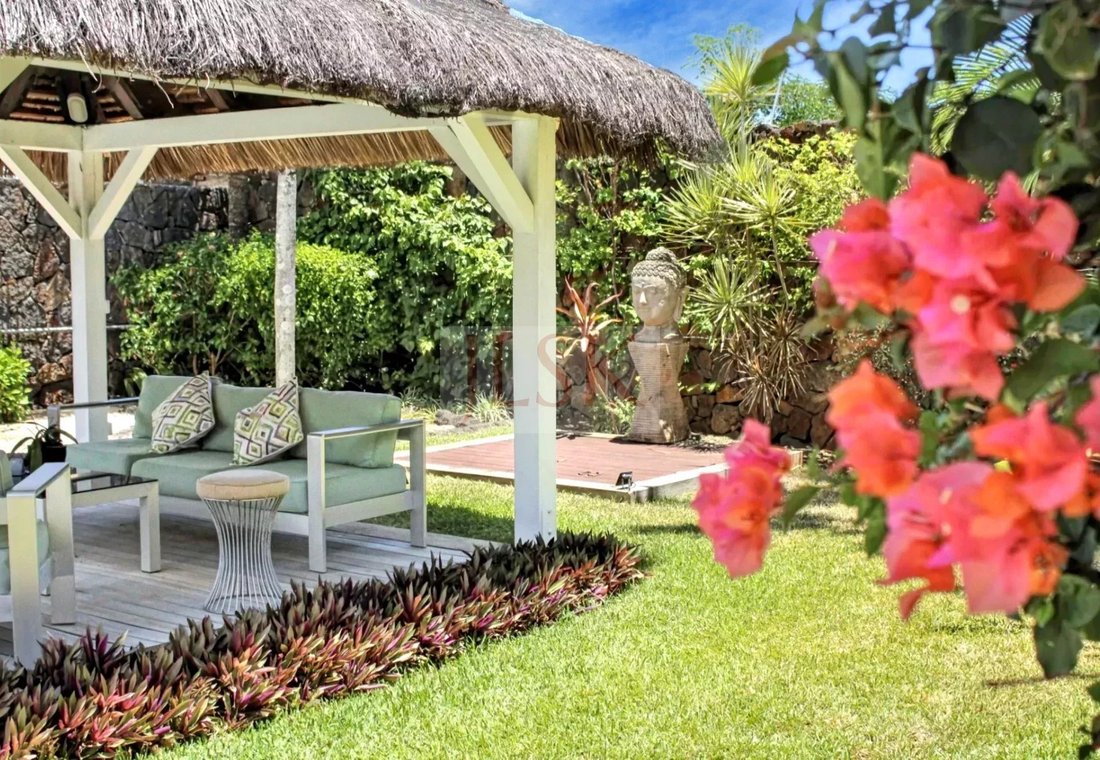Villa in Grand Baie, Rivière du Rempart District, Mauritius 2 - 14712800