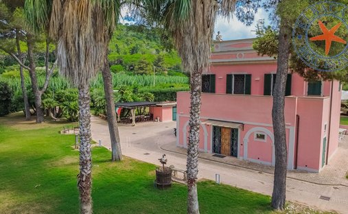 Villa in Portoferraio, Tuscany, Italy 1