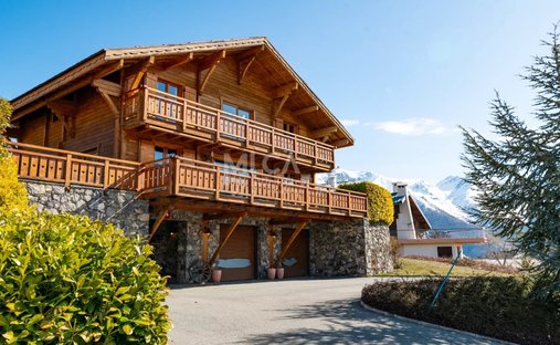 Chalet in Saint-Etienne-de-Tinée, Provence-Alpes-Côte d'Azur, France 1