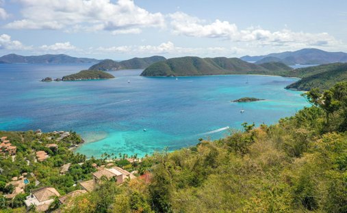 Land in Cruz Bay, Saint John, Amerikanische Jungferninseln 1