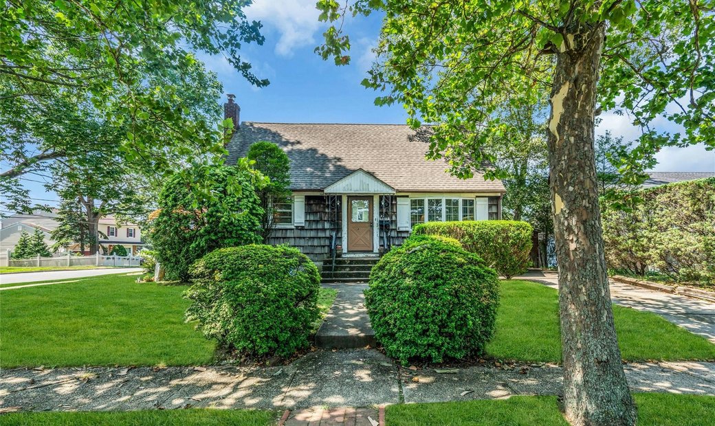 House Plainview In Plainview Ny United States For Sale (16039986)