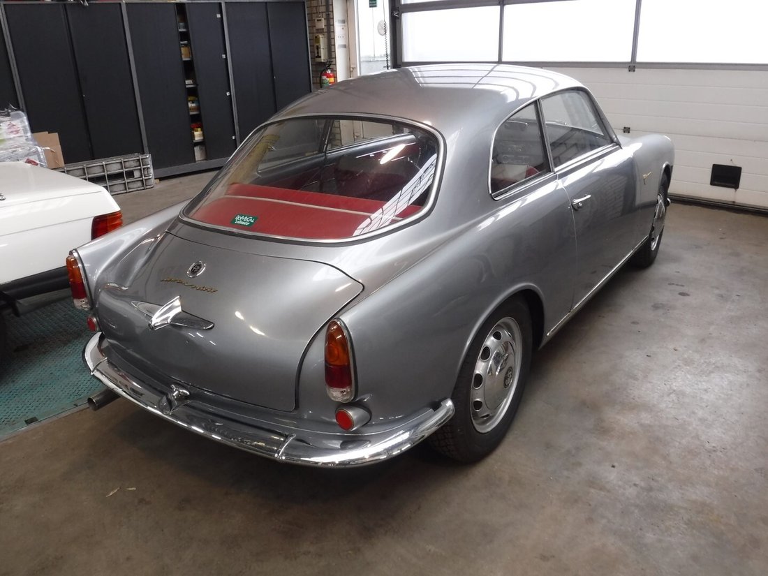 Coupe in De Lier, South Holland, Netherlands 4 - 11150284