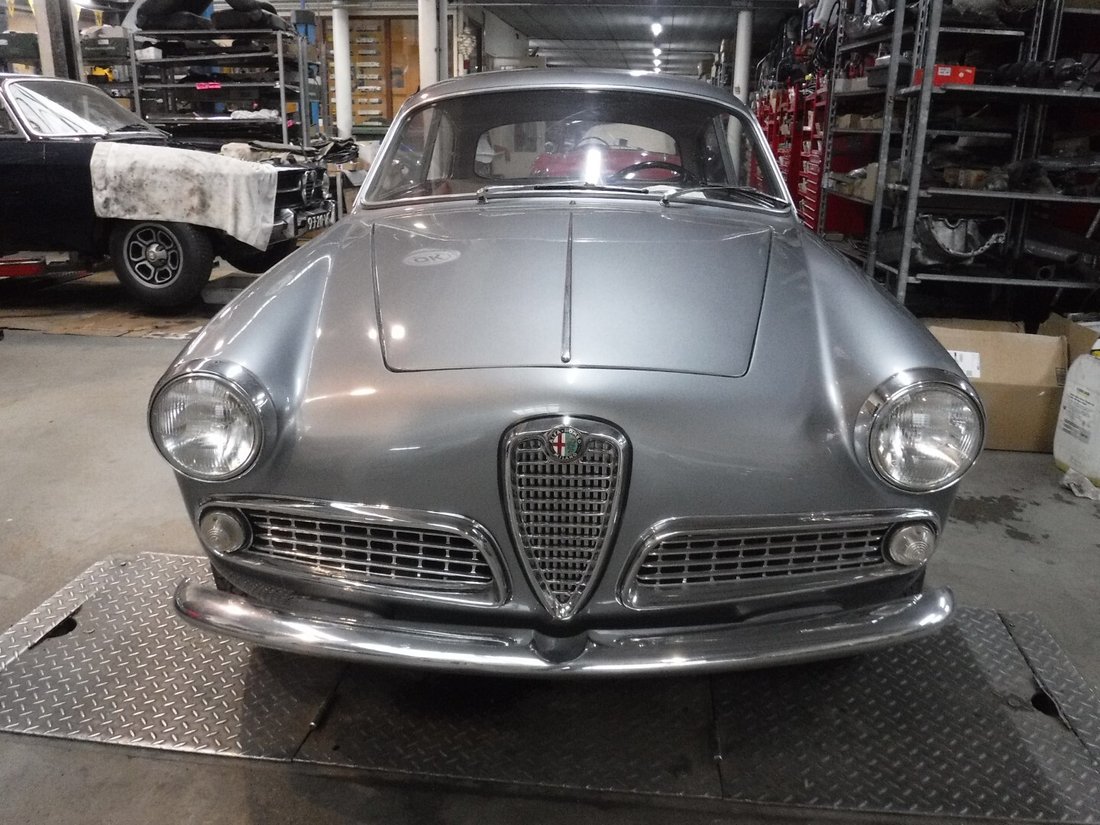 Coupe in De Lier, South Holland, Netherlands 3 - 11150284