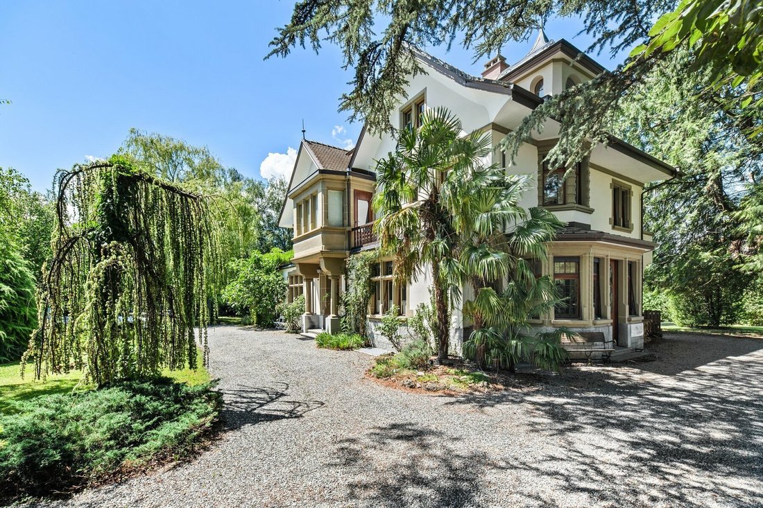 Renovated Manor House, Enchanting Park With Centuries Old Trees
