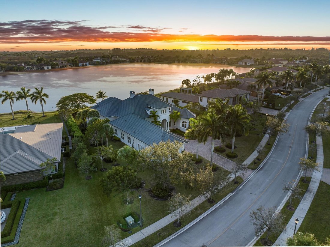 Weston, Florida, United States 2 - 13864395