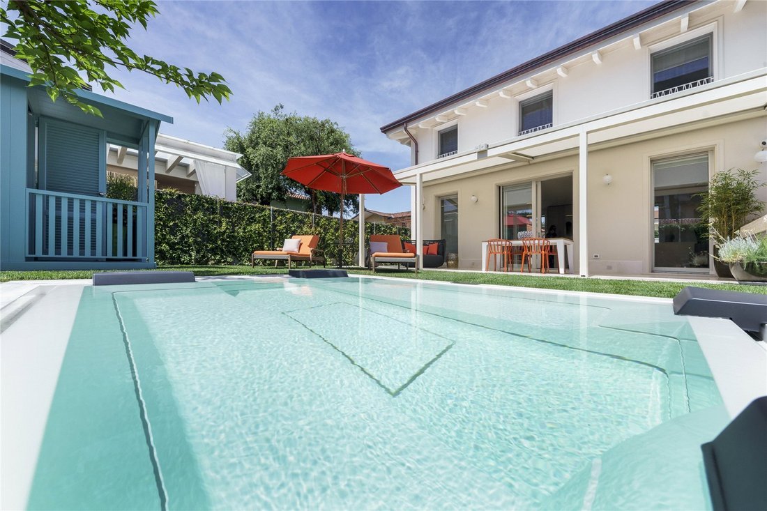 House in Fiumetto, Pietrasanta, Italy 3 - 16043072