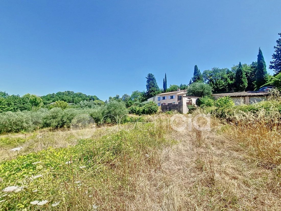 Villa in Grasse, Provence-Alpes-Côte d'Azur, France 1 - 16042597