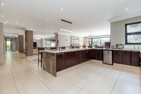 House in Sandton, City of Johannesburg Metropolitan Municipality, South Africa 4 - 16043189