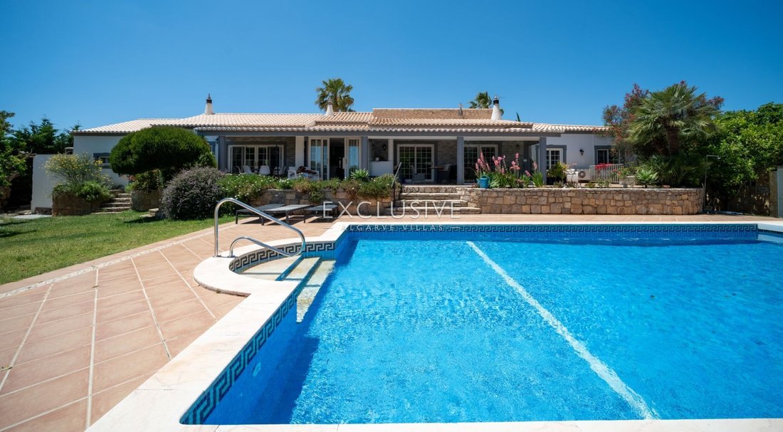 Villa in Carvoeiro, Algarve, Portugal 2 - 16042951
