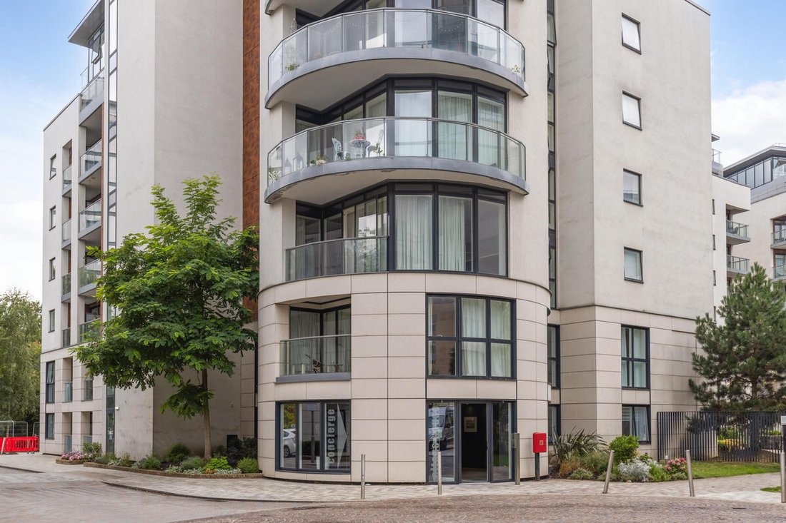 Apartment in Little Ealing, Hounslow, England 1 - 16043855
