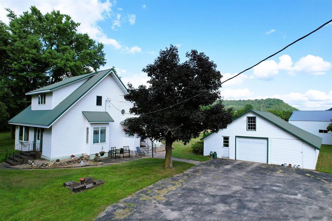 House in Seneca, Wisconsin, United States 2 - 16043509