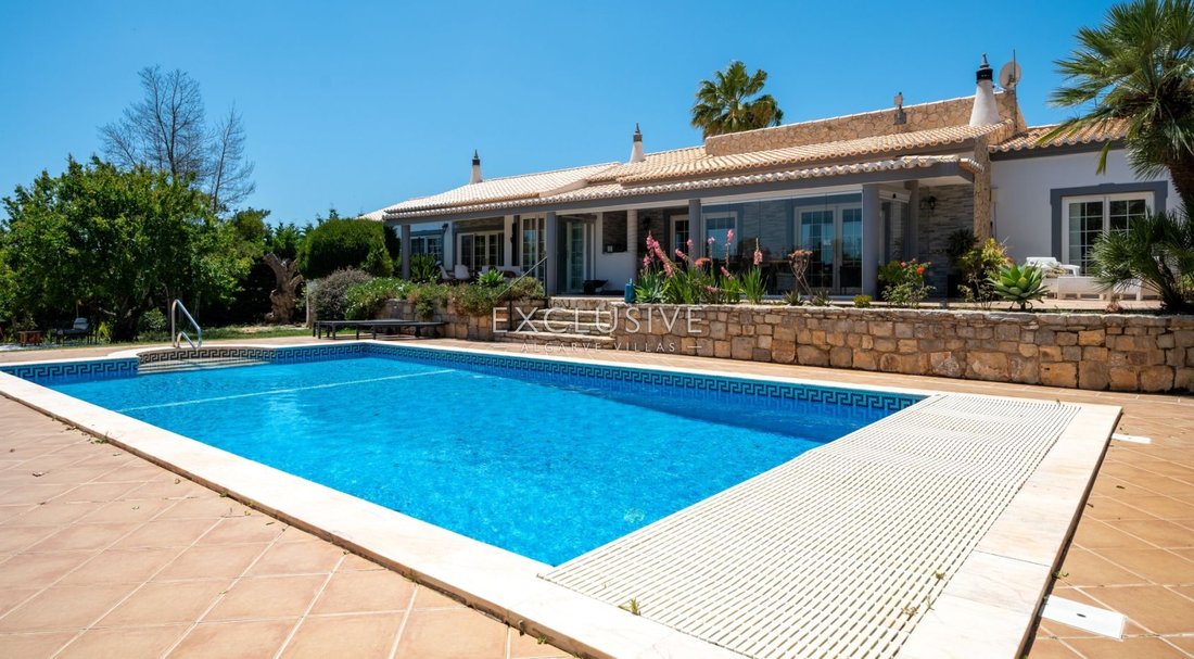 Villa in Carvoeiro, Algarve, Portugal 1 - 16042951