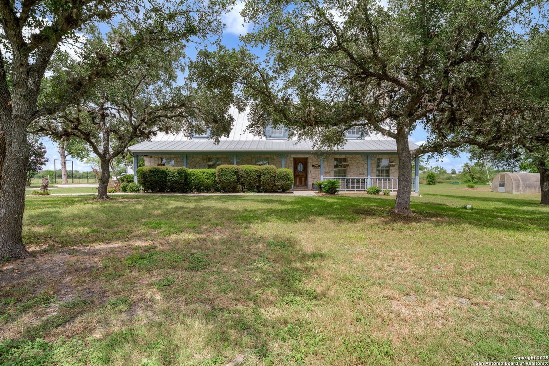 Farm Ranch in Cibolo, Texas, United States 1 - 16044487