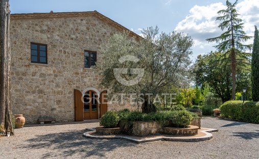 Castle for Sale in Cetona, Tuscany, Italy