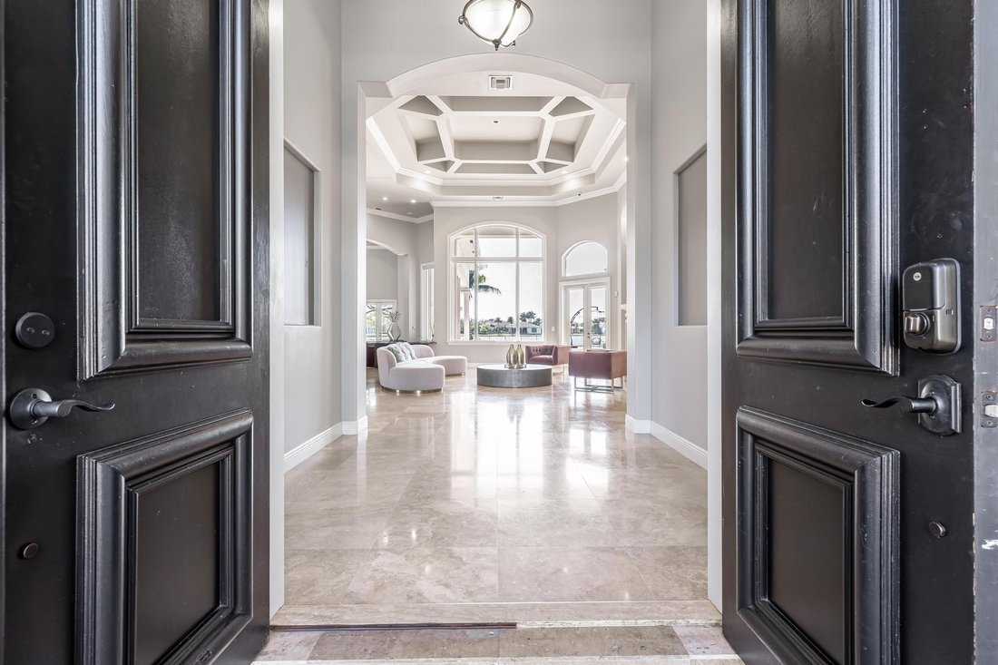 Weston, Florida, United States 5 - 13864395