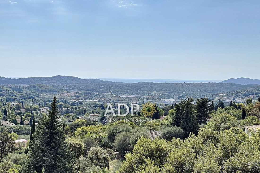 Villa in Grasse, Provence-Alpes-Côte d'Azur, France 1 - 12677270