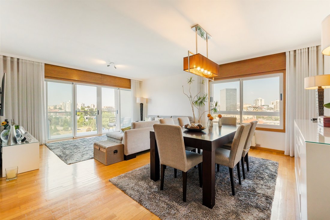 Apartment in Lordelo do Ouro e Massarelos, Porto District, Portugal 1 - 16044787