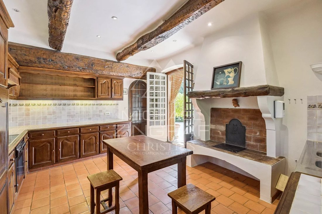 Estate in Moissac-Bellevue, Provence-Alpes-Côte d'Azur, France 5 - 16042787
