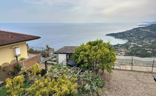 House in Latte, Ventimiglia, Liguria 1