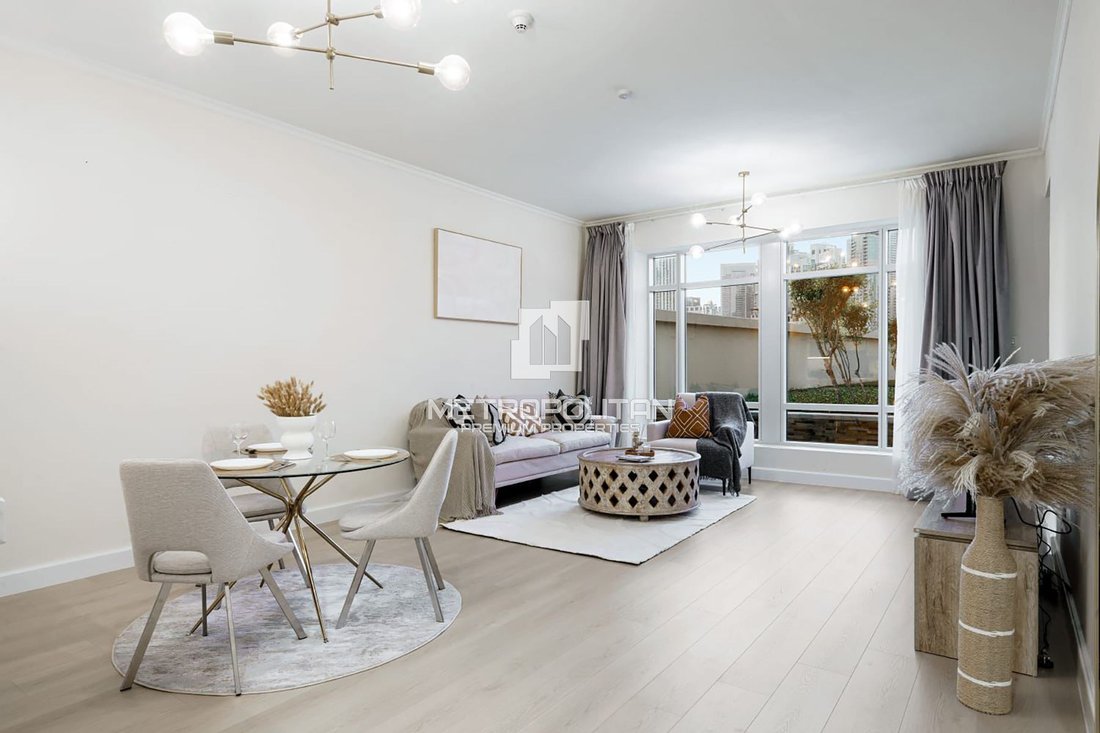 Apartment in Downtown Dubai, Dubai, United Arab Emirates 1 - 16043178