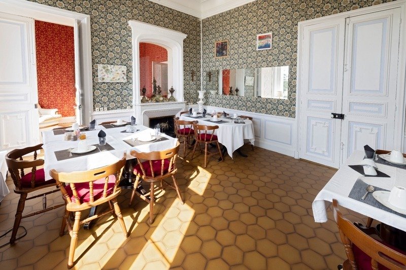 Château de la Bouchatte: A Neo-Classical Masterpiece Reborn in Auvergne’s Golden Light - 5