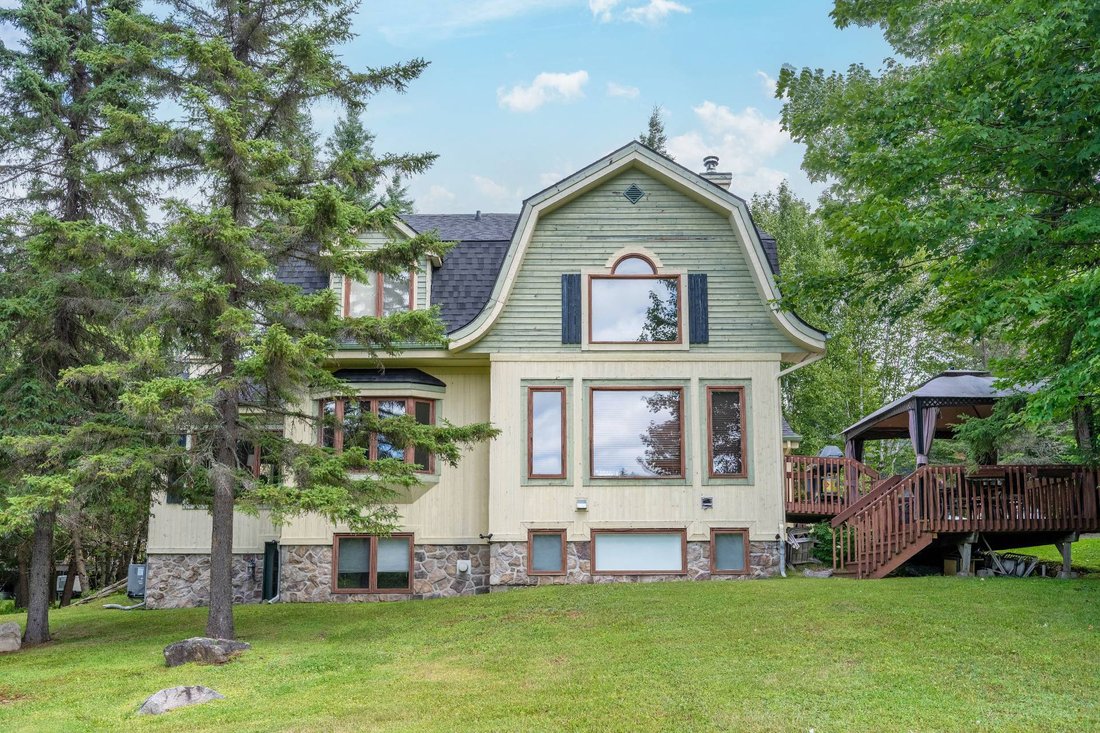 House in Mont-Tremblant, Quebec, Canada 3 - 16044290